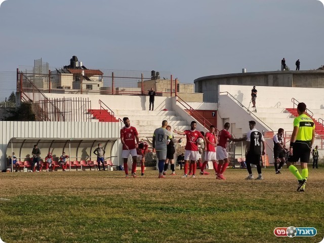 איתמר כהן מבקה מתכונן לפנדל (וואסים מוואסי)